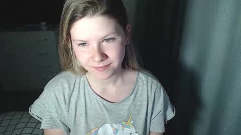 Melissa  Ray online show from March 4, 4:41 pm