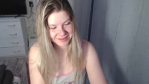 Melissa  Ray online show from February 3, 2:14 am