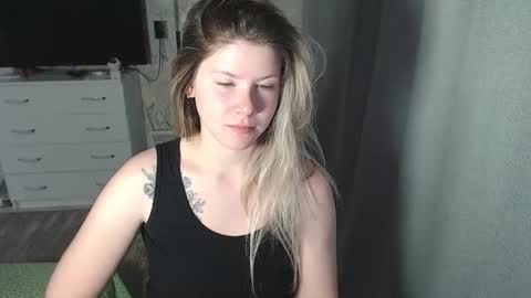 Melissa  Ray online show from February 26, 5:21 pm