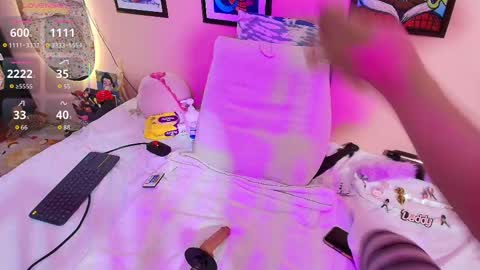 Snapshot of melissa_blazee chatting on September 29, 5:56 am melissa online show from September 29, 5:56 am