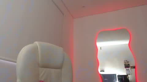 Lau   online show from October 11, 10:23 pm