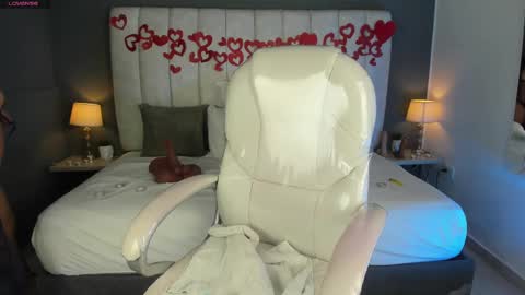 M E L I S S A  online show from February 14, 12:25 pm