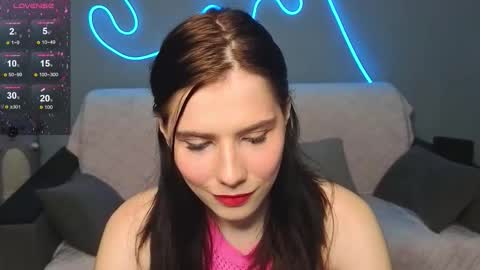 mellhyees online show from February 20, 5:25 pm