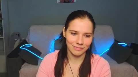 mellhyees online show from March 6, 6:25 pm