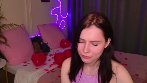 mellhyees online show from February 13, 5:58 pm