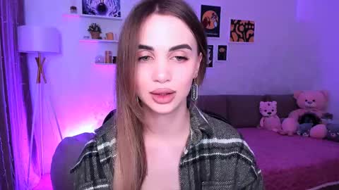 Snapshot of mellifluoustess chatting on March 9, 7:37 pm Tessa online show from March 9, 7:37 pm