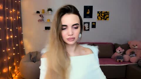 Snapshot of mellifluoustess chatting on December 20, 8:23 pm Tessa online show from December 20, 8:23 pm