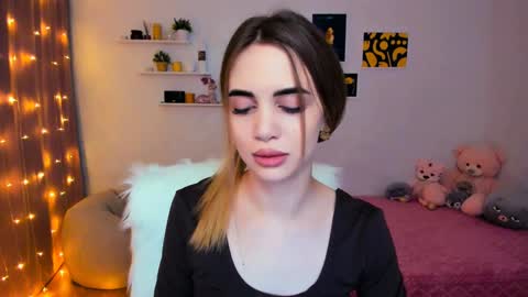 Snapshot of mellifluoustess chatting on February 2, 8:08 pm Tessa online show from February 2, 8:08 pm