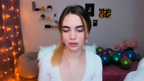 Snapshot of mellifluoustess chatting on February 13, 1:19 am Tessa online show from February 13, 1:19 am