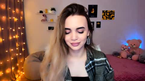 Snapshot of mellifluoustess chatting on December 17, 8:32 pm Tessa online show from December 17, 8:32 pm