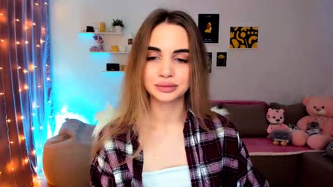 Snapshot of mellifluoustess chatting on December 22, 9:20 pm Tessa online show from December 22, 9:20 pm