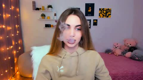 Snapshot of mellifluoustess chatting on February 6, 9:49 pm Tessa online show from February 6, 9:49 pm