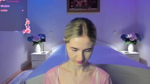 Mellina online show from April 15, 7:58 pm