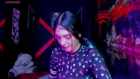 melllks online show from August 6, 5:53 pm