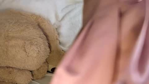 MelMooon online show from March 12, 9:50 pm