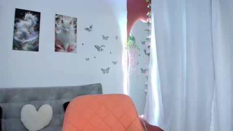 melody_cute10 online show from February 19, 2:16 pm