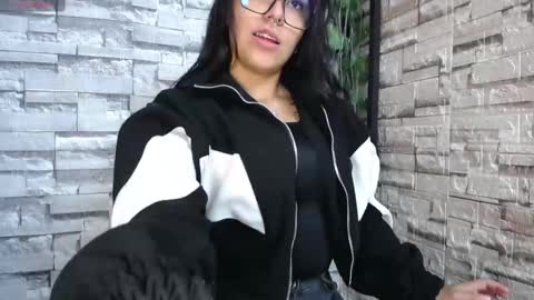 MELODY  HILS online show from January 27, 1:09 pm