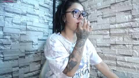 MELODY  HILS online show from January 25, 1:35 pm