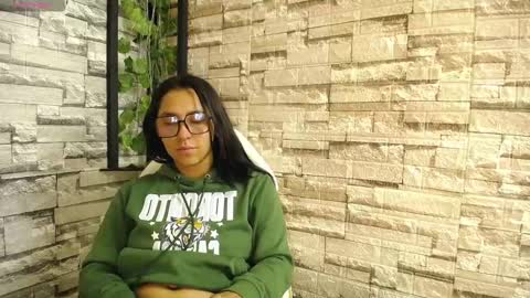 MELODY  HILS online show from February 5, 1:33 pm