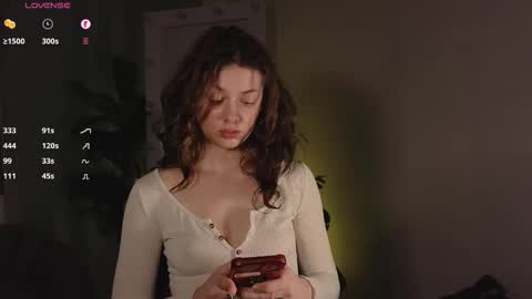 melody  online show from November 13, 4:28 pm