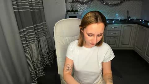 Snapshot of melodyoflovee chatting on January 6, 1:19 pm Kaylie online show from January 6, 1:19 pm