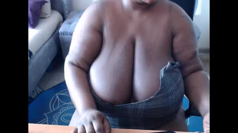 bigboobsass online show from November 22, 10:29 am