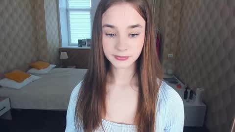 Snapshot of meoww_meows chatting on October 24, 8:21 am Julie online show from October 24, 8:21 am
