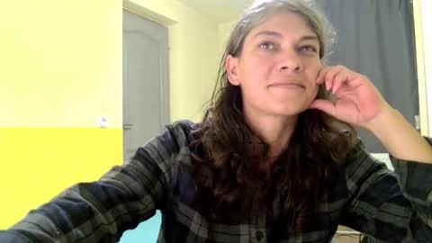 Snapshot of merciylove chatting on October 23, 3:40 pm Miss Helena online show from October 23, 3:40 pm