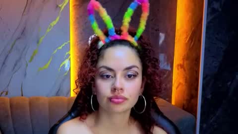 merida_b online show from December 4, 8:31 pm