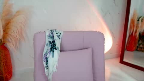 Merida Bell online show from February 8, 11:51 pm