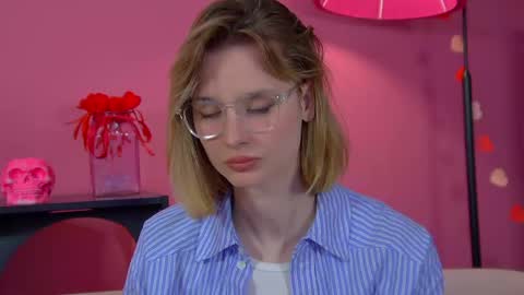 Merlin online show from April 12, 6:43 pm