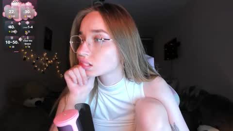 Sara online show from October 2, 7:41 pm