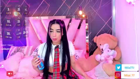 Mia online show from December 18, 1:54 am