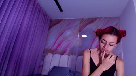 Emi online show from February 8, 8:23 pm