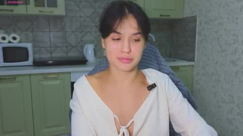 Mia online show from October 23, 4:57 pm