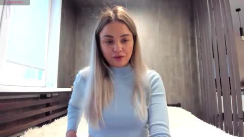 Mia online show from November 24, 3:19 am