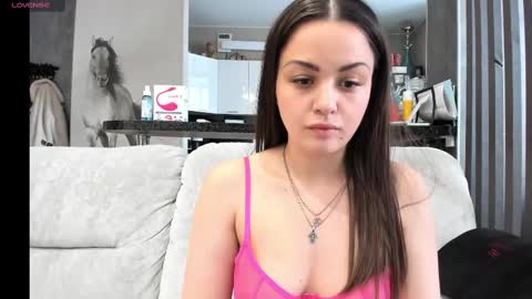 Mia online show from March 7, 4:24 am