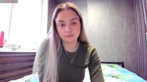 Mia online show from February 2, 2:54 am