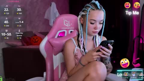 Mia  GMT7 Mon Tue Wen Thur 1000am-0300pm Sat 0300am-0900am online show from October 29, 12:48 am