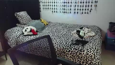 mia online show from March 10, 11:31 pm