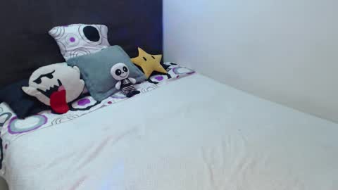 mia online show from September 25, 12:54 am