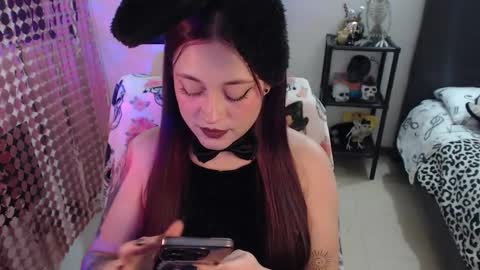 mia online show from October 1, 11:09 pm