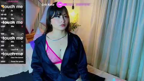 Snapshot of mia_ailyn chatting on October 23, 7:14 am Mia online show from October 23, 7:14 am
