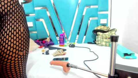 Mia online show from February 2, 11:51 am