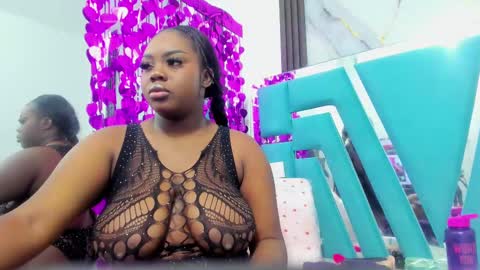 Mia online show from February 21, 11:33 am