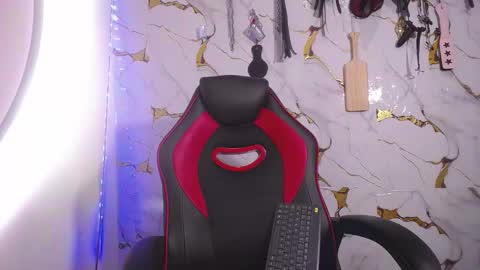 mia Independent model Thanks to everyone for your support online show from February 4, 2:25 am