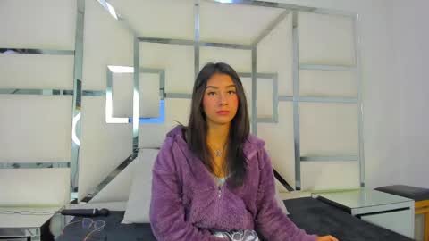 mia_clark18 online show from October 10, 3:44 am