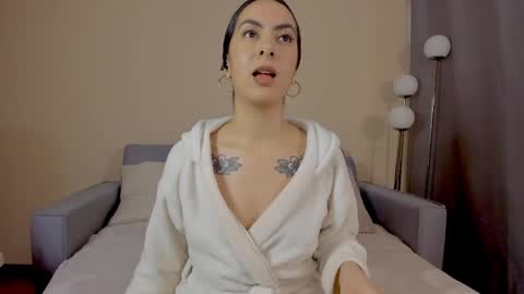 Sarah Luna online show from April 16, 11:43 am