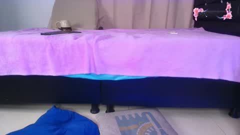 Mia online show from September 19, 12:31 am