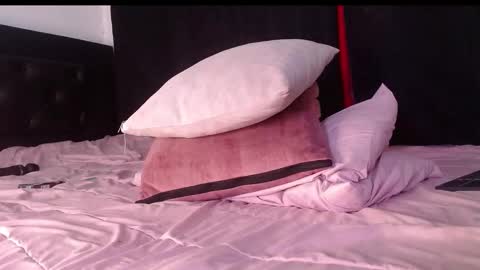 Mia online show from October 30, 9:38 pm